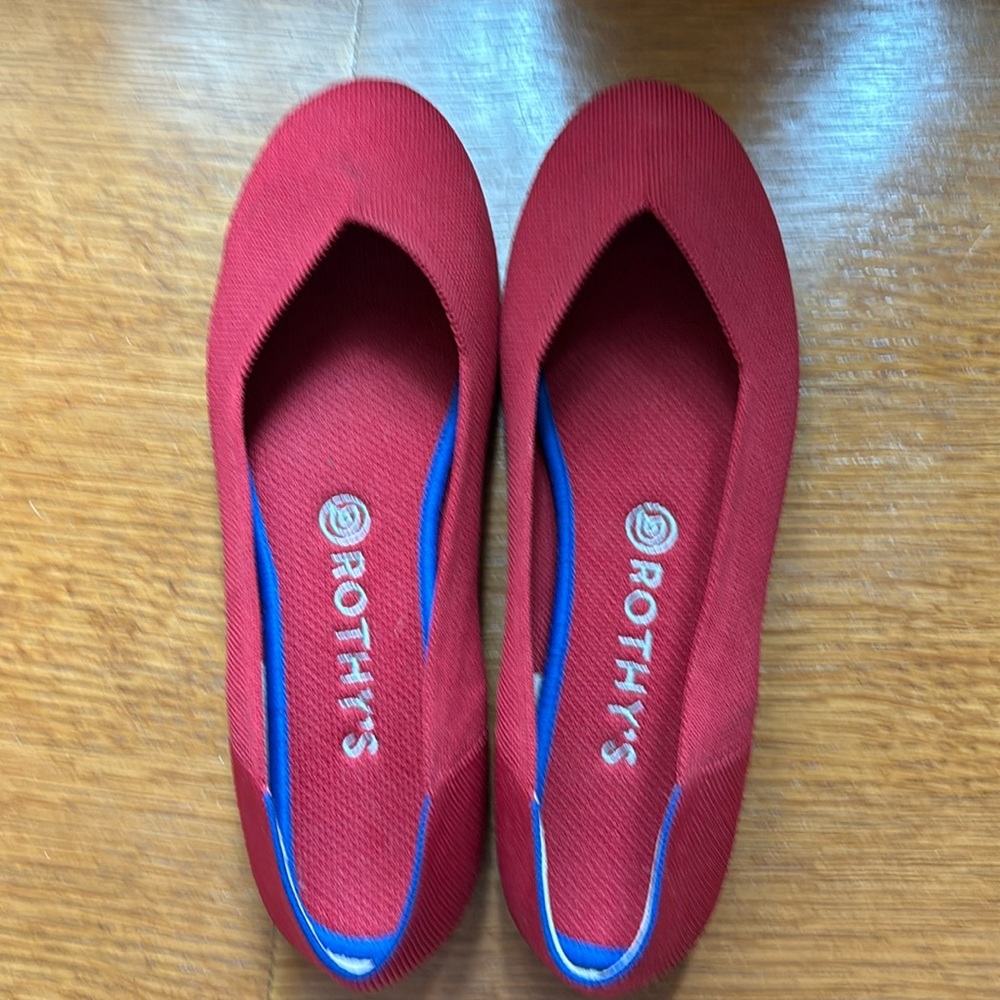 Rothy’s rounded toe flats. Size 9.5. Excellent condition.